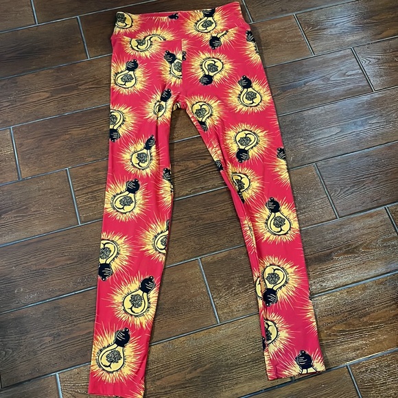 LulaRoe Light Bulb Leggings Red & Yallow - Picture 5 of 12